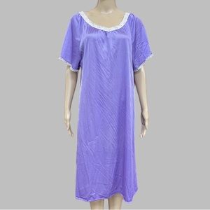 Vintage 1970’s Periwinkle Lace Trim Lounge/Sleep Dress Nightgown Size XL